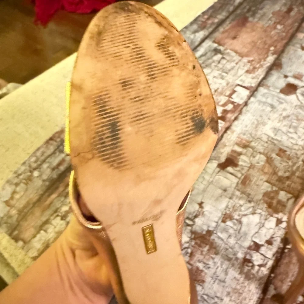 Louise et Cie Gold Bronze  Embellished Heels 👠 so pretty